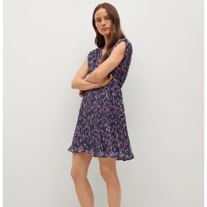 NWT MANGO blue floral pleated mini dress size 6
